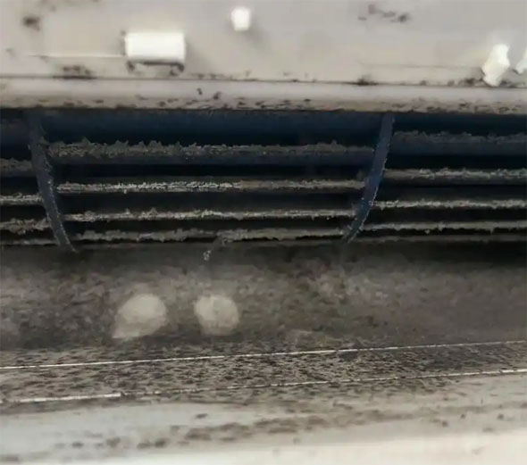 黑龙江空调吹的风有股烧焦味是怎么回事